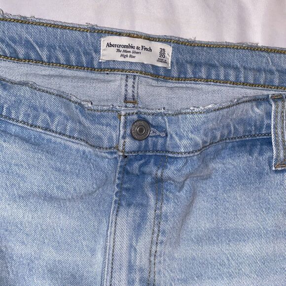 ABERCROMBIE & FITCH Women's The Mom Short Denim High Rise Raw Hem Size 35/20 NWT - Picture 6 of 10
